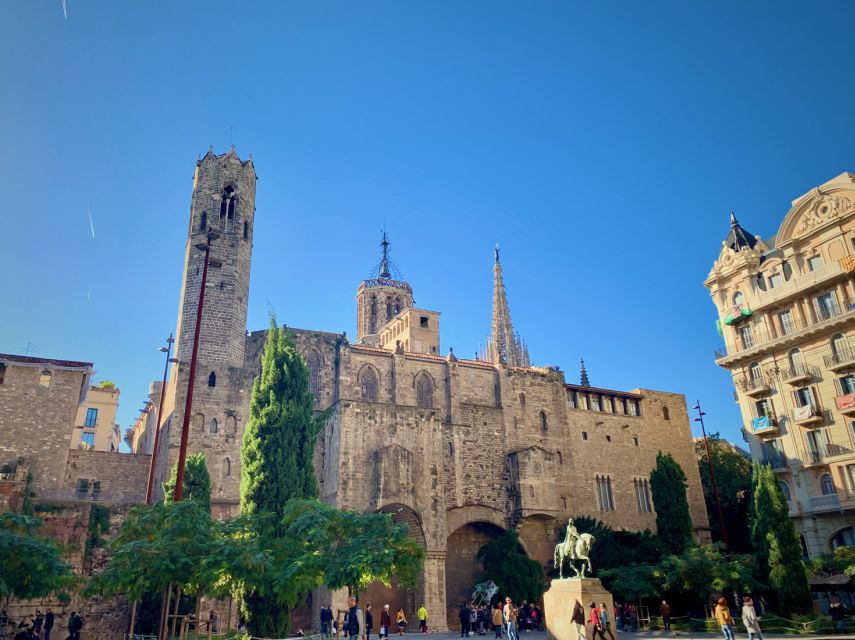 Barcelona: Ramblas, Gothic & Gaudí Architecture Walking Tour - Guide quality is the real differentiator