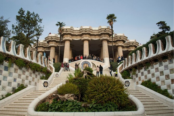 Barcelona: Reserved Group Entrance to Park Güell with Audio Guide - Should you book this Park Güell group entrance with audio guide?