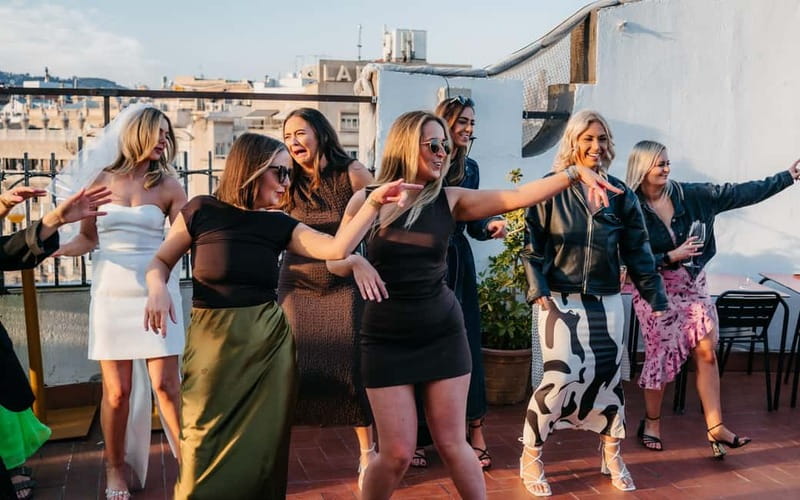 Barcelona: Rooftop Salsa Class with Bottomless Sangria - Why a Barcelona rooftop salsa class beats a basic lesson