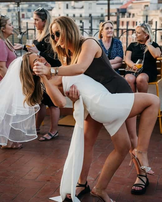 Barcelona: Rooftop Salsa Class with Bottomless Sangria - What the 2-hour beginner salsa session actually feels like