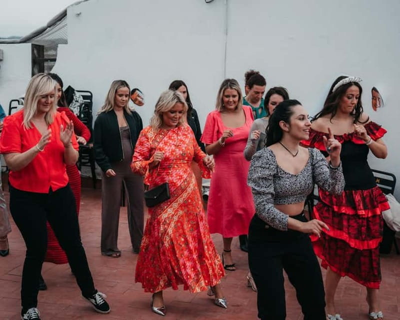 Barcelona: Rooftop Salsa Class with Bottomless Sangria - The drinks: bottomless sangria and white cava, without the scary part