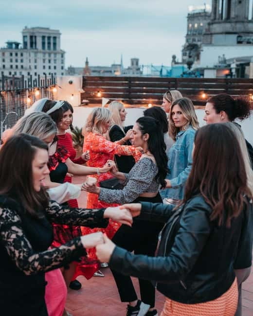 Barcelona: Rooftop Salsa Class with Bottomless Sangria - Atmosphere and social mix: great if you want fun, not pressure