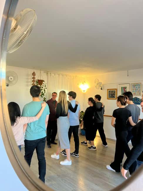 Barcelona: Rooftop Tango Lesson with Drinks and Videos - Should You Book This Rooftop Tango Lesson in Barcelona?