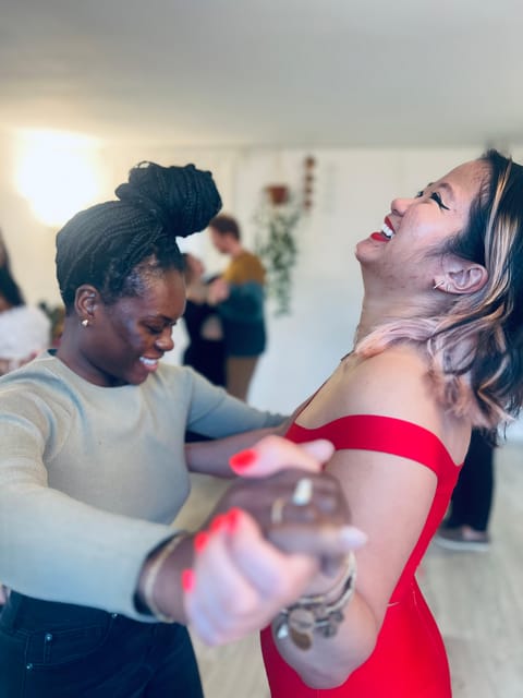 Barcelona: Rooftop Tango Lesson with Drinks and Videos - Logistics That Matter: Getting In, Staying On Time, and Staying Comfortable