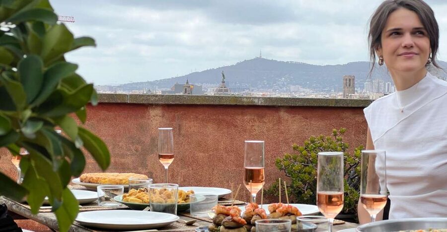 Barcelona: Rooftop Tapas and Sangria Class with a Chef - Finding the apartment: meeting point, entrance details, and what to do first