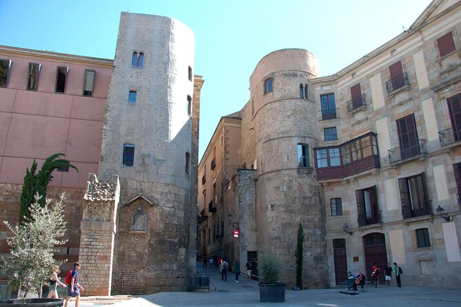 Barcelona's El Raval and the Gothic Quarter: A Self-Guided Audio Tour - First Stretch Into El Raval: Dense Streets, Tough Truths
