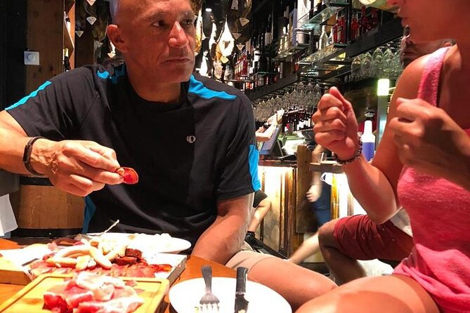 Barcelona´s Lunch or Dinner Tapas Tour: Food, drinks, happiness! - Lunch or dinner, and what 3 hours feels like