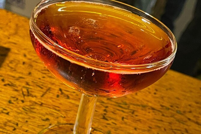 Barcelona´s Lunch or Dinner Tapas Tour: Food, drinks, happiness! - How the guide shapes the night, and why Ida gets praise