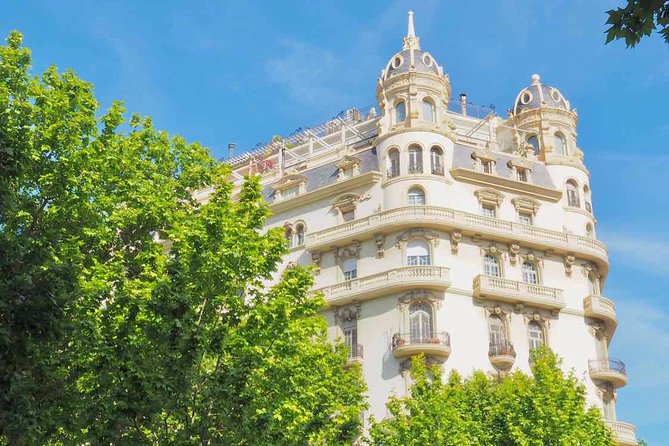 Barcelona's Original Bike Tour in English - Guide Power: Local Stories and Names Like Bob, Zafan, and Sophie