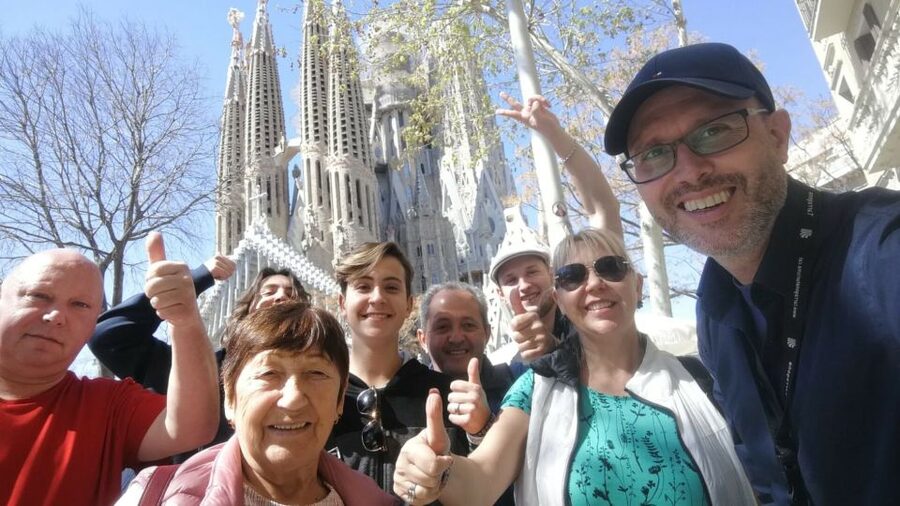 Barcelona: Sagrada Familia and City Tour with Hotel Pickup - Hotel Pickup, Plaça Catalunya, and Passeig de Gràcia in One Smooth Start