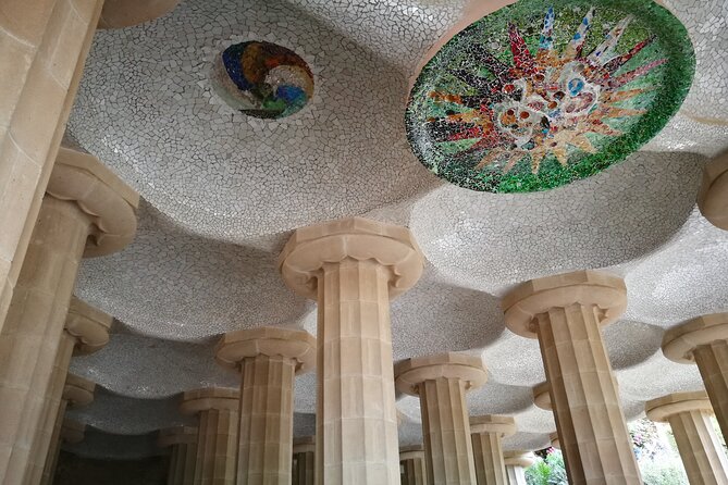 Barcelona Sagrada Familia and Guell Park drink and tapa - Drink and tapa stop: a real breather, not an afterthought