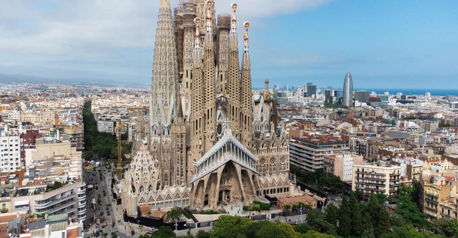 Barcelona: Sagrada Familia and Park Guell Combo Guided Tour - The Guide Makes the Difference, Not Just the Ticket