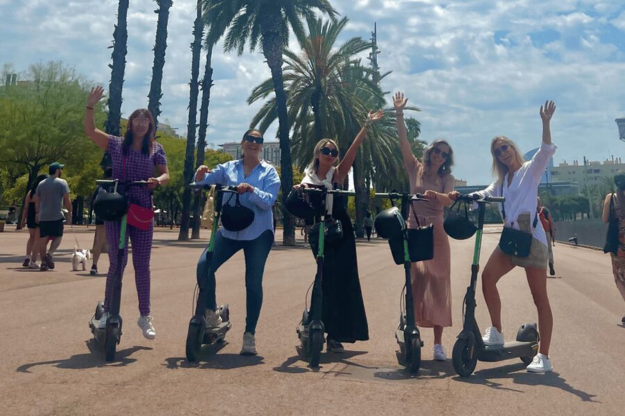 Barcelona: Sagrada Familia Electric Scooter or Bike Tour - Why a 2-hour e-scooter or e-bike route makes sense in Barcelona