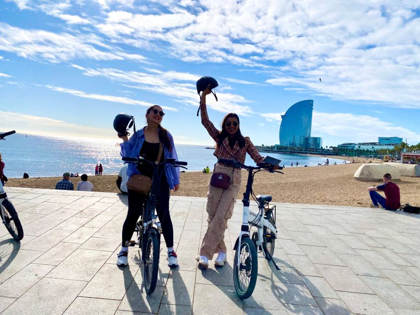 Barcelona: Sagrada Familia Electric Scooter or Bike Tour - Casa Batlló and Arc de Triomf: Gaudí flair meets civic grandeur