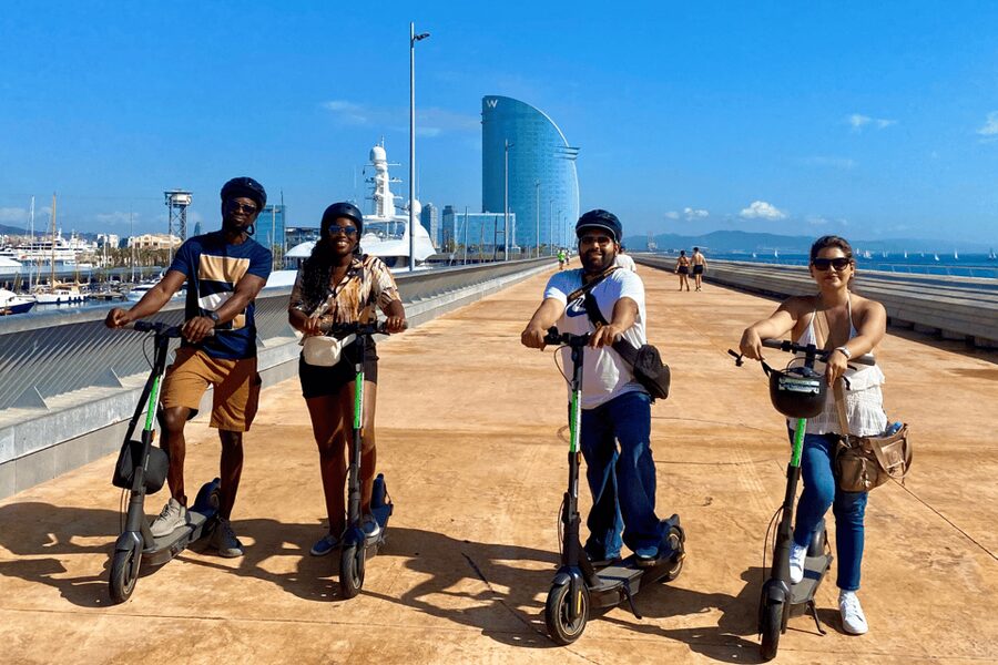 Barcelona: Sagrada Familia Electric Scooter or Bike Tour - Meet-up and kit-up at Scooter Bike BCN, what you really get