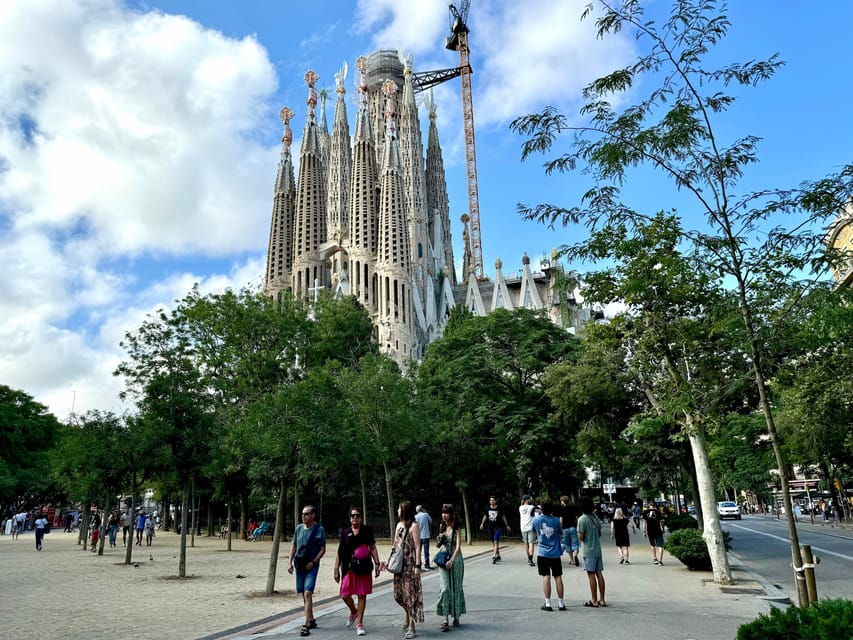 Barcelona: Sagrada Familia Entry Ticket and Guided Tour - Key things I’d plan around