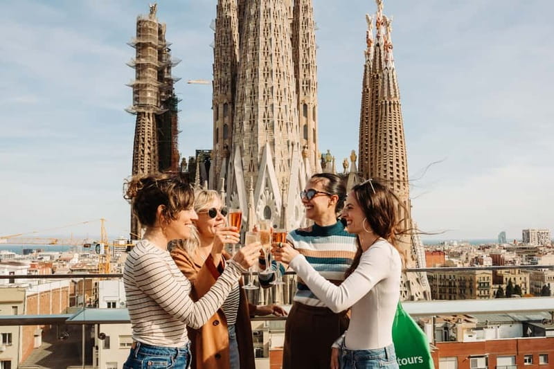 Barcelona: Sagrada Familia Evening Tour with Cava - Should you book the Sagrada Familia evening tour with cava?