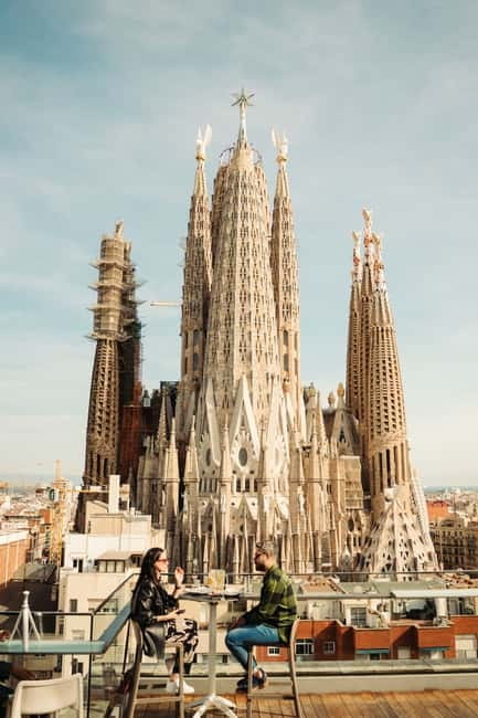 Barcelona: Sagrada Familia Evening Tour with Cava - Rooftop cava and the right mindset for Gaudí