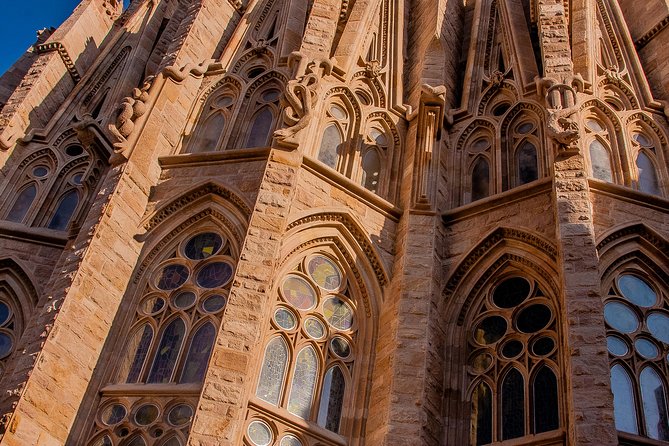 Barcelona: Sagrada Familia Fast Track Tour with Tower Option - Who Should Book This Tour (and Who Might Skip the Tower)