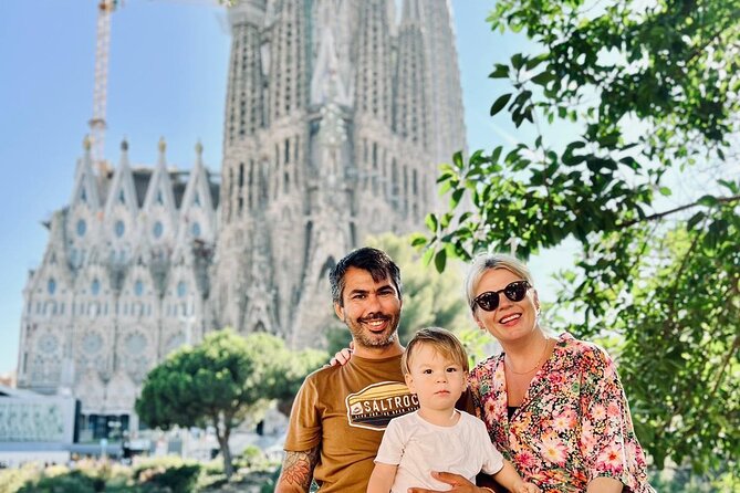 Barcelona Sagrada Familia Guided Visit With Optional Extras. - Guides make the difference, and the names you’ll hear most often