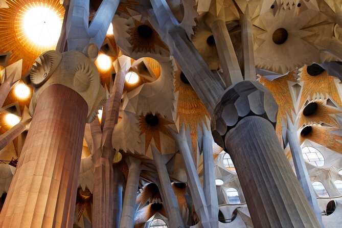 Barcelona Sagrada Familia Guided Visit With Optional Extras. - Meeting at the Souvenir Shop, and what to expect when you arrive