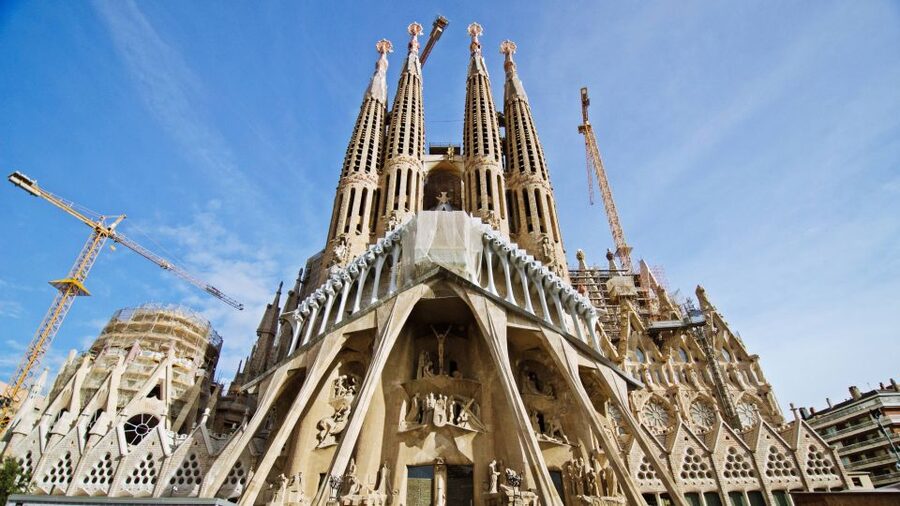 Barcelona & Sagrada Familia Half-Day Tour with Hotel Pickup - Passeig de Gràcia: Modernisme glimpses without the full-day commitment