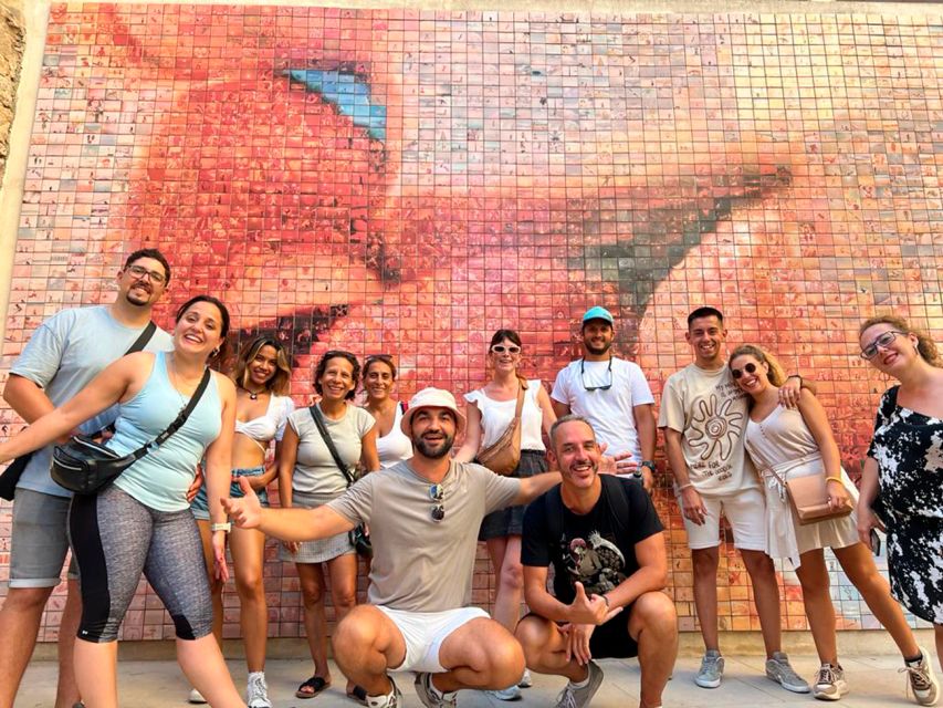 Barcelona: Sagrada Familia, Modernism, and Old Town Tour - Meeting at KFC Sagrada Família and setting the day’s rhythm