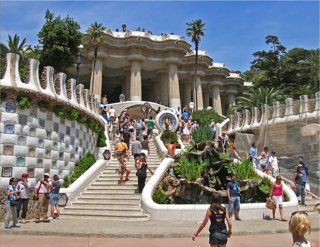 Barcelona: Sagrada Familia & Park Güell Guided Tour & Ticket - Should you book this Sagrada Familia and Park Güell guided combo?