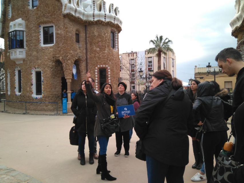 Barcelona: Sagrada Familia & Park Güell Guided Tour & Ticket - What the guide teaches you at Sagrada: Nativity and Passion symbolism