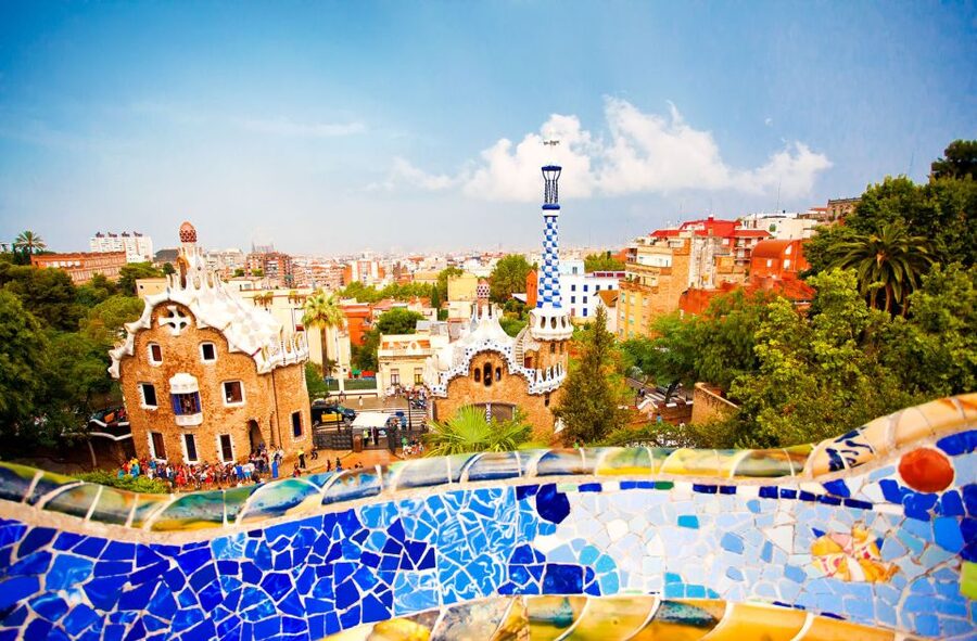 Barcelona: Sagrada Familia & Park Güell Guided Tour & Ticket - Dress code, bags, and small rules that save time