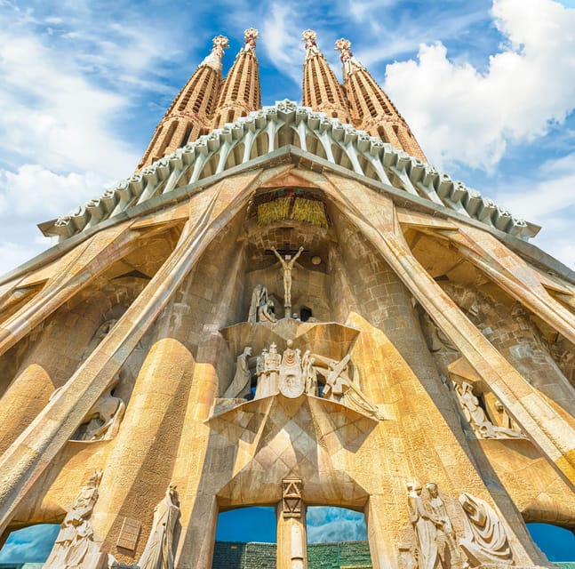 Barcelona: Sagrada Familia & Park Güell Guided Tour & Ticket - Who this tour is best for