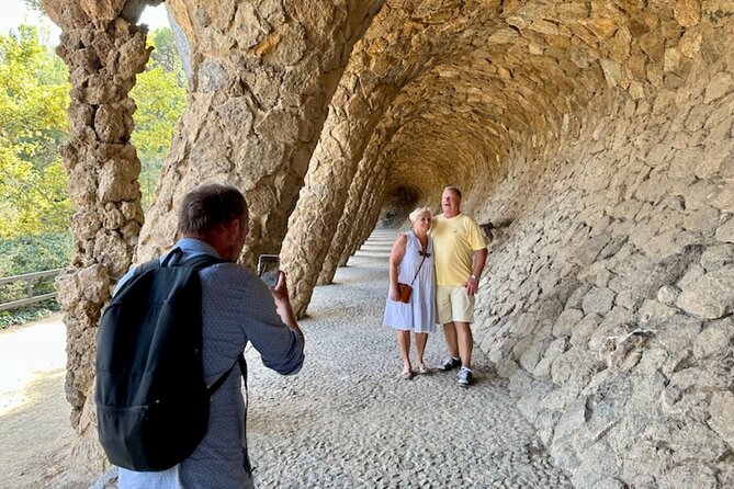Barcelona: Sagrada Familia & Park Guell Guided Tour + Transfer - Skip-the-line tickets: what they really do for you
