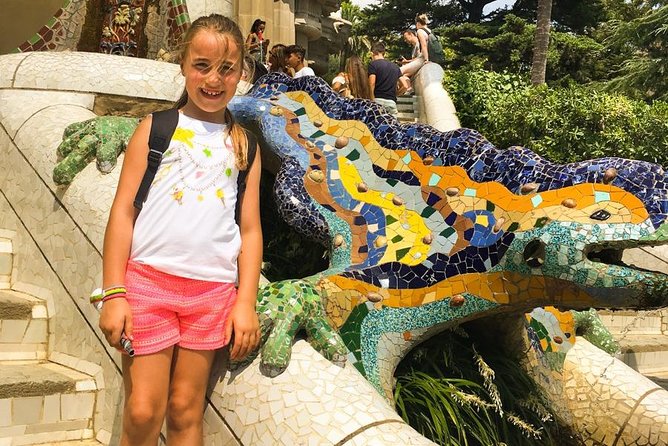 Barcelona: Sagrada Familia, Park Guell & Tapas Private Tour - The private guide plus taxis: how the day stays realistic