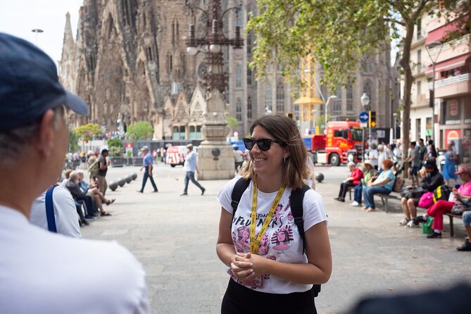 Barcelona: Sagrada Familia Semi-Private Guided Tour - Why this Sagrada Familia tour works better than going alone