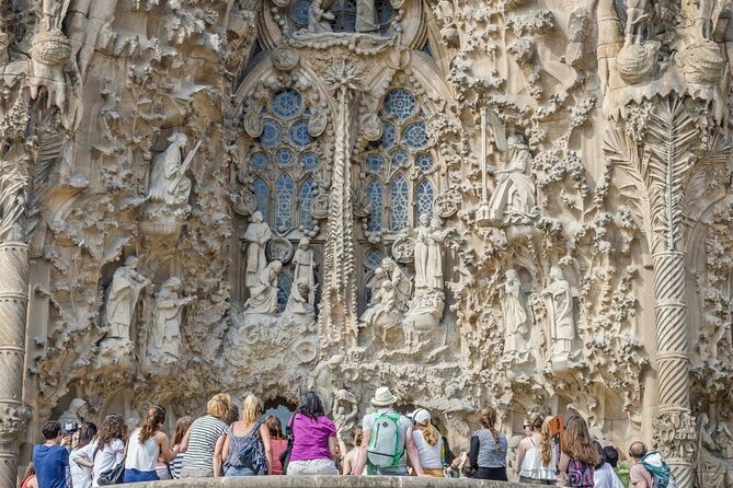 Barcelona: Sagrada Familia Semi-Private Guided Tour - Who this tour suits best, and who should adjust expectations