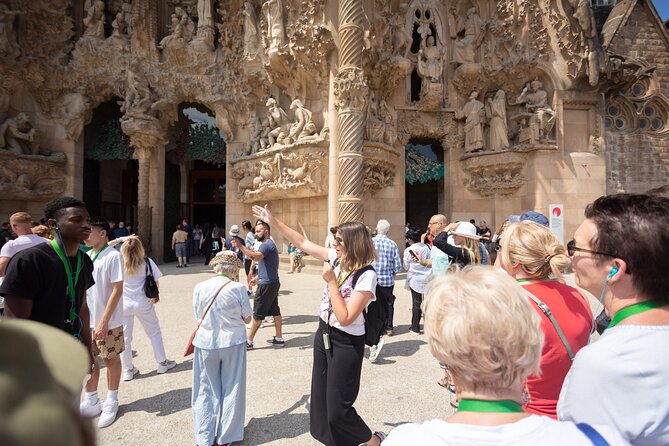 Barcelona: Sagrada Familia Semi-Private Guided Tour - Meeting at Kurz&Gut Gaudí and getting in fast
