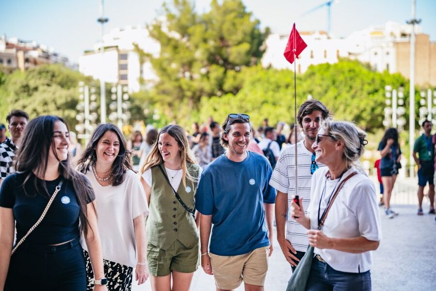 Barcelona: Sagrada Familia Skip-the-Line Entry Ticket & Tour - Why a small-group guide makes Sagrada Família click
