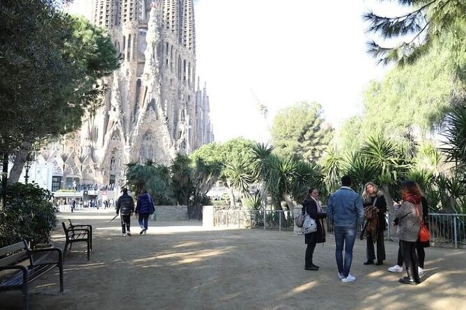 Barcelona: Sagrada Familia Skip The Line Insider Guided Tour - Museum Time: Drawings, Plaster Models, and the Long Build