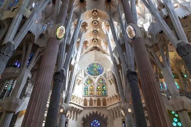 Barcelona: Sagrada Familia Skip The Line Insider Guided Tour - Small-Group Comfort, Headsets, and How the Pace Really Feels