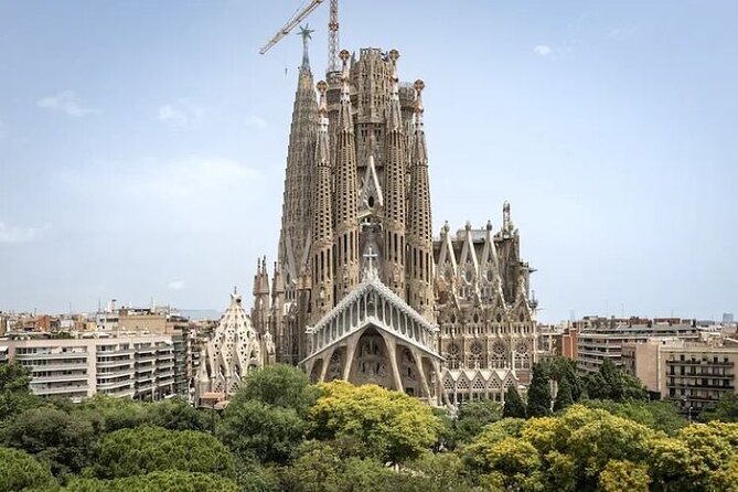 Barcelona: Sagrada Familia Skip The Line Insider Guided Tour - The 1.5-Hour Plan: Meeting Point, Quick Walk, Guided Visit