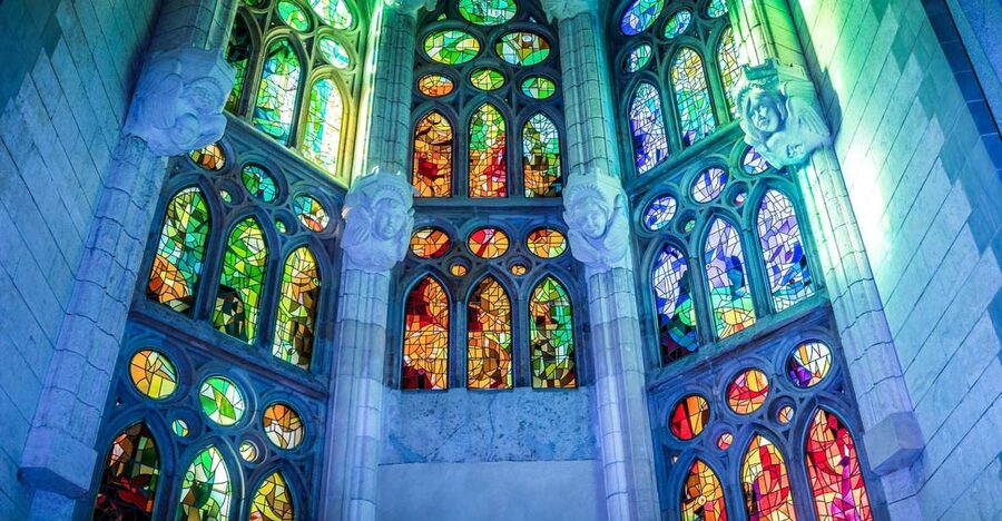 Barcelona: Sagrada Família Skip the Line Tour & Entry Ticket - Why the skip-the-line ticket matters at Sagrada Família