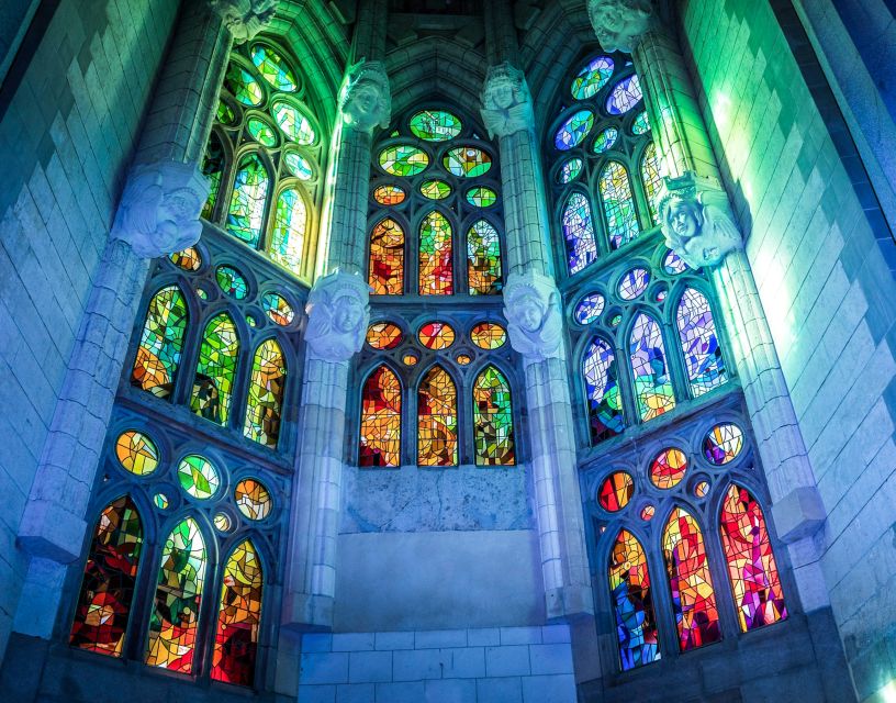 Barcelona: Sagrada Família Skip the Line Tour & Entry Ticket - The walking route: Nacimiento façade, Pasión façade, and the school