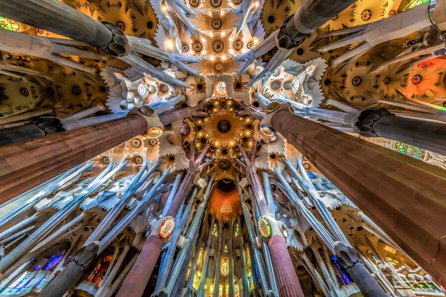Barcelona: Sagrada Família Skip the Line Tour & Entry Ticket - Towers are extra, and that changes value