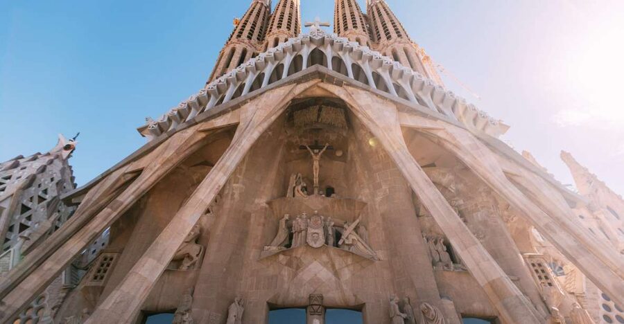 Barcelona: Sagrada Familia Small Group Guided Tour - Why Gaudí’s unfinished basilica feels clearer with a small group