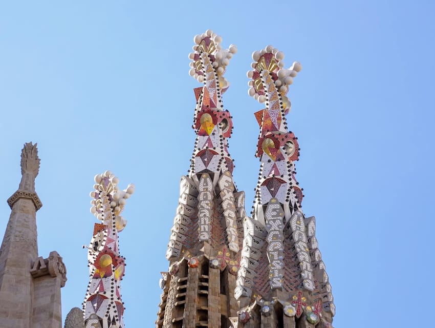 Barcelona: Sagrada Familia with Towers and Park Güell Tour - The quick bus transfer: why a short coach ride helps