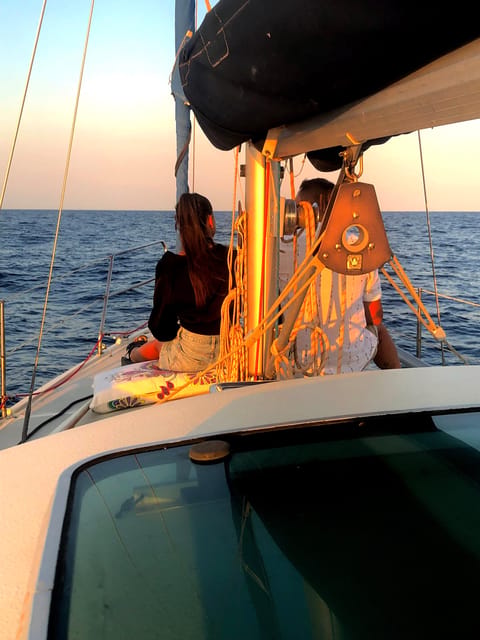 Barcelona: sailing experience, excursions lasting 2h - Sunset aboard the Vaporetto: how to time the mood
