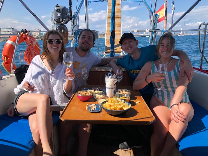 Barcelona: sailing experience, excursions lasting 2h - Drinks and snacks included, plus how to customize