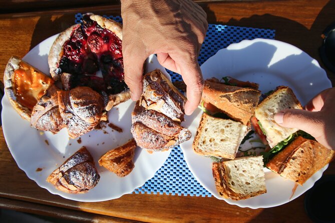 Barcelona Sailing Experience: Spanish Tapas and Premium Open Bar - Timing that works: a 2-hour cruise with departure choice
