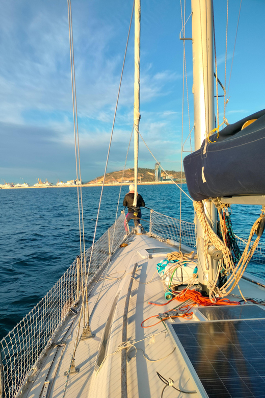 Barcelona: Sailing tour - Barcelona from the Mediterranean: the photo stops that make the cost make sense