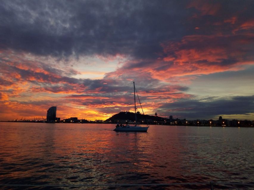 Barcelona: Sailing Tour with a Glass of Cava - Practical tips that make your sea time smoother